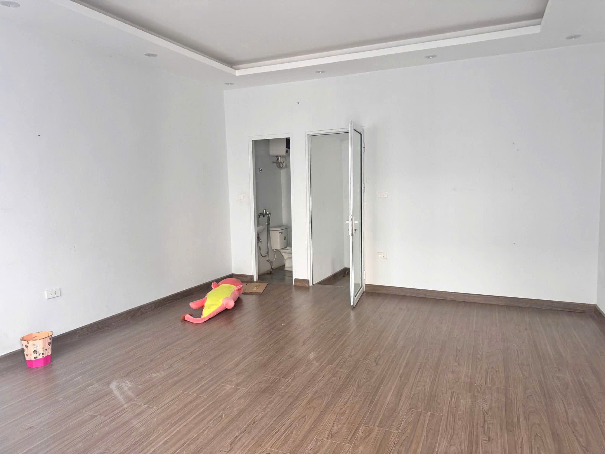 Cho thuê nhà ngõ 191 Kim Ngưu, 35m2, 3 tầng, 2 ngủ kk to, 10 Triệu KD, VP, ở gđ - Ảnh 1